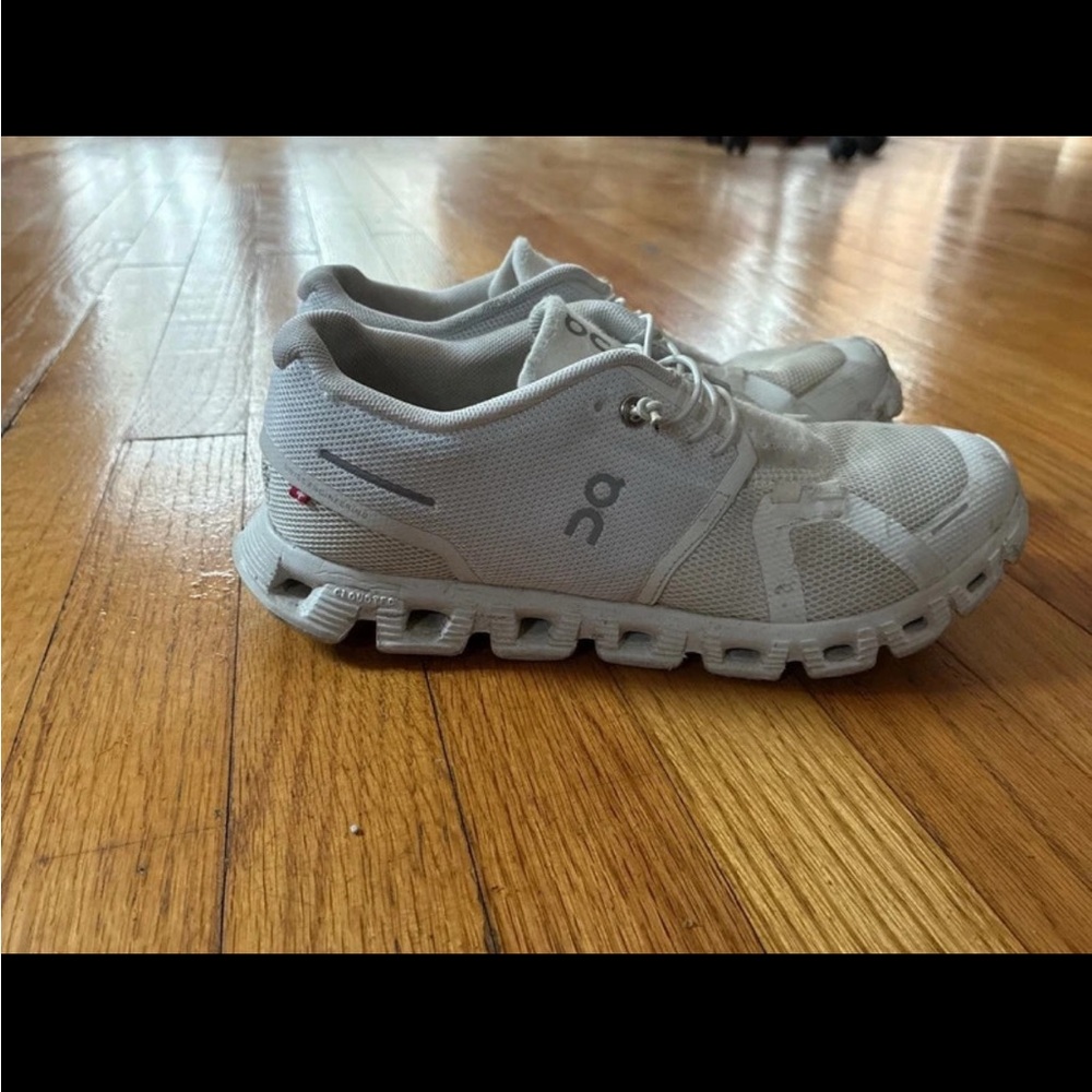 On Running Women's Cloud Athletic Shoes - White